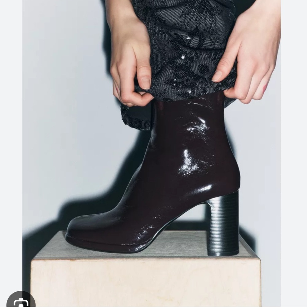 NEW ! ZARA FAUX PATENT FINISH ANKLE BOOTS 

🚨 FIRM PRICE NO DISCOUNT - Picture 5 of 11